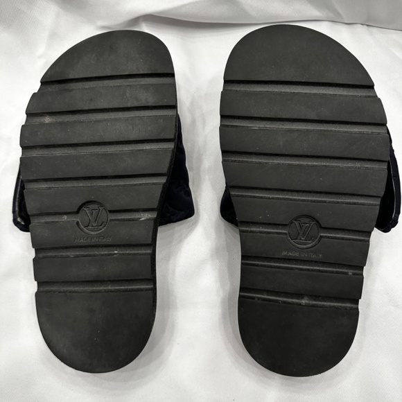 Louis Vuitton Pool Pillow Slides sz 37 - Picture 3 of 3